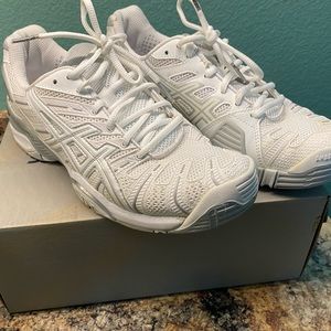 ASICS gel resolution for tennis/court shoes 7 1/2